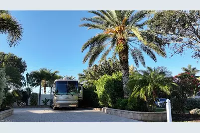 4620 Southern Breeze Dr, Naples, FL 34114 - Photo 10