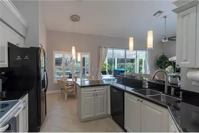 700 Lambton Ln, Naples, FL 34104 - Photo 18