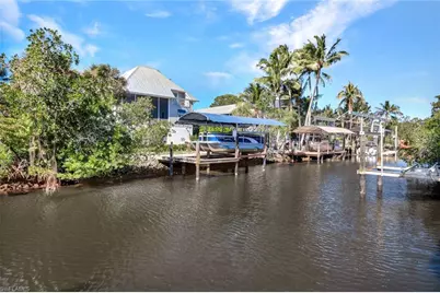 1285 Grand Canal Dr, Naples, FL 34110 - Photo 24