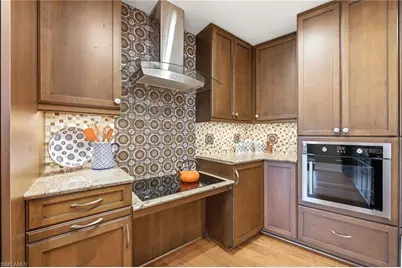 2274 Queens Way, Naples, FL 34112 - Photo 10