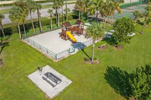 153 Santa Clara Dr, Naples, FL 34104 - Photo 32