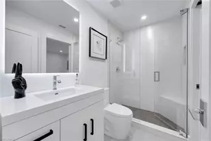 10002 Vanderbilt Dr, Naples, FL 34108 - Photo 20