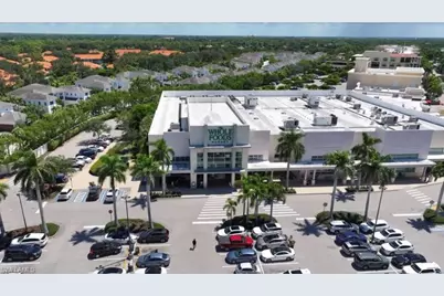 10002 Vanderbilt Dr, Naples, FL 34108 - Photo 38