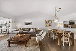 5633 Turtle Bay Dr, Naples, FL 34108 - Photo 2