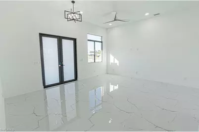 401 Kismet Pkwy E, Cape Coral, FL 33909 - Photo 8