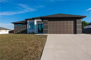 405 Kismet Pkwy E, Cape Coral, FL 33909 - Photo 10