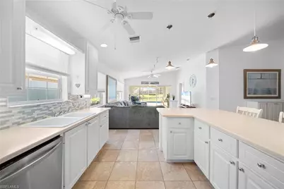 28198 Islet Trl, Bonita Springs, FL 34135 - Photo 6
