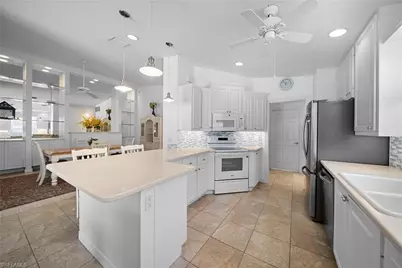 28198 Islet Trl, Bonita Springs, FL 34135 - Photo 4