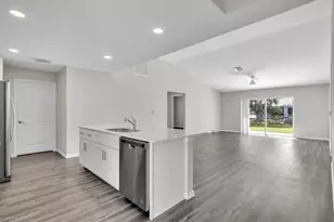 412 NE 25th St, Cape Coral, FL 33909 - Photo 6