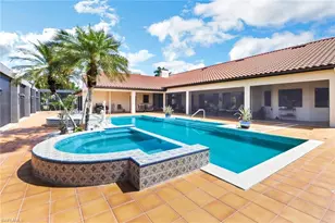 4724 Oak Leaf Dr, Naples, FL 34119 - Photo 18