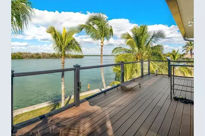 232 Harbor Pl N, Goodland, FL 34140 - Photo 4