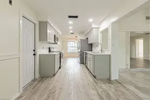 62 Lanai Cir, Naples, FL 34112 - Photo 10