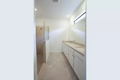 15081 Palamos Cir, Fort Myers, FL 33905 - Photo 8