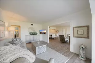 383 Harbour Dr, Naples, FL 34103 - Photo 8