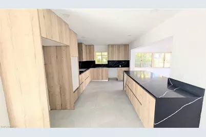 5279 Stratford Ct, Cape Coral, FL 33904 - Photo 4