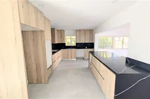 5279 Stratford Ct, Cape Coral, FL 33904 - Photo 4