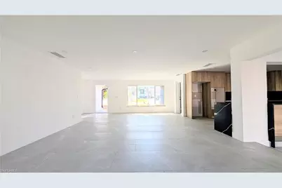 5279 Stratford Ct, Cape Coral, FL 33904 - Photo 8