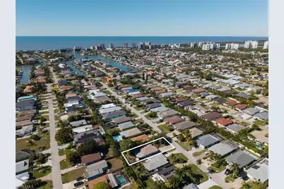 570 104th Ave N, Naples, FL 34108 - Photo 2