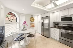 571 E Serendipity Dr, Naples, FL 34108 - Photo 10