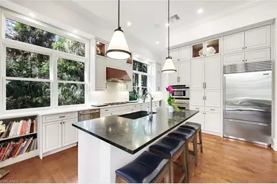 18051 Lagos Way, Naples, FL 34110 - Photo 10