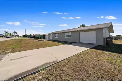 922 SE 27th Ter, Cape Coral, FL 33904 - Photo 4