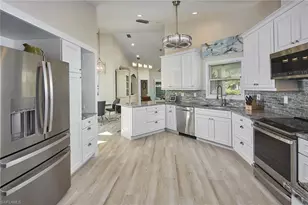 4062 Crayton Rd, Naples, FL 34103 - Photo 8