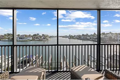 10420 Gulf Shore Dr #121, Naples, FL 34108 - Photo 2