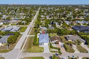 803 92nd Ave N, Naples, FL 34108 - Photo 4