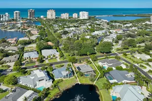 4916 Crayton Rd, Naples, FL 34103 - Photo 2