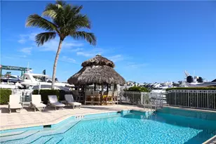 891 10th St S, Naples, FL 34102 - Photo 8