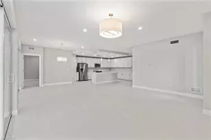 196 Indies Dr E, Naples, FL 34114 - Photo 8