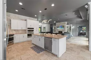 5420 Boxwood Way, Naples, FL 34116 - Photo 10
