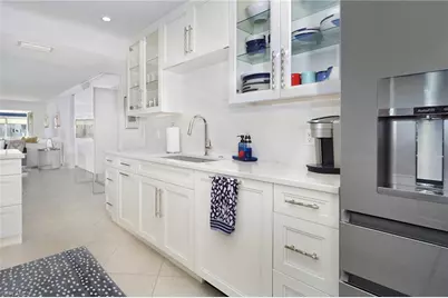 1900 Gulf Shore Blvd N #303, Naples, FL 34102 - Photo 12