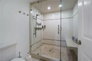 1900 Gulf Shore Blvd N, Naples, FL 34102 - Photo 20