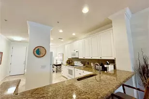 4884 Hampshire Ct, Naples, FL 34112 - Photo 4