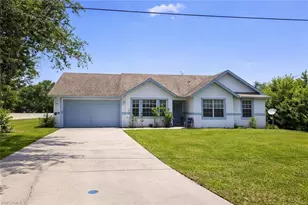 701 Arundel Cir, Fort Myers, FL 33913 - Photo 1