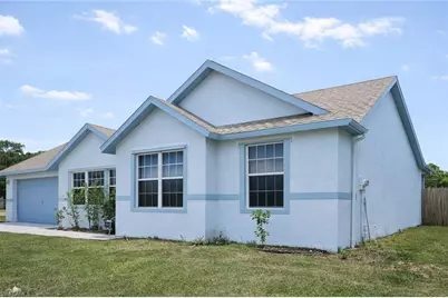 701 Arundel Cir, Fort Myers, FL 33913 - Photo 2