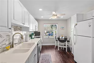 541 Windsor Sq, Naples, FL 34104 - Photo 6