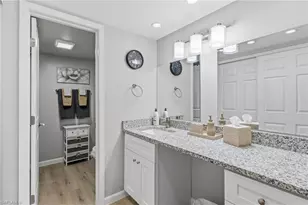 555 Park Shore Dr, Naples, FL 34103 - Photo 8