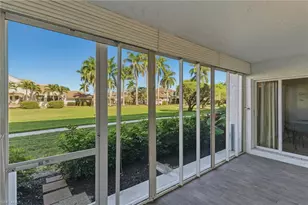 555 Park Shore Dr, Naples, FL 34103 - Photo 24