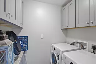 555 Park Shore Dr, Naples, FL 34103 - Photo 10