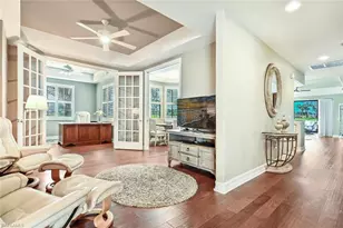 4722 Stratford Ct, Naples, FL 34105 - Photo 4