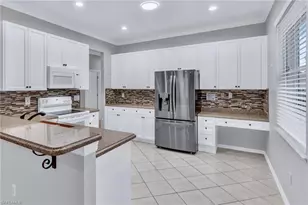 11239 Lakeland Cir, Fort Myers, FL 33913 - Photo 4