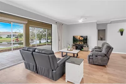 11239 Lakeland Cir, Fort Myers, FL 33913 - Photo 8