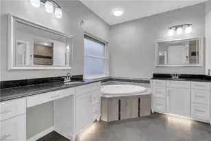 11239 Lakeland Cir, Fort Myers, FL 33913 - Photo 12