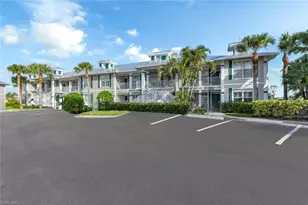 7895 Mahogany Run Ln, Naples, FL 34113 - Photo 2