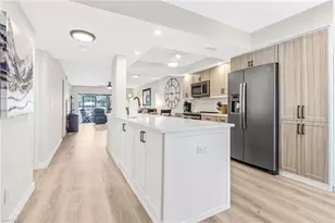 828 Gulf Pavilion Dr, Naples, FL 34108 - Photo 6