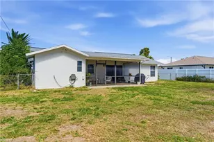 428 SW 33rd Terrace, Cape Coral, FL 33914 - Photo 6