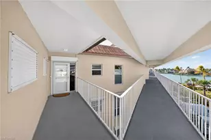 816 W Elkcam Cir, Marco Island, FL 34145 - Photo 4