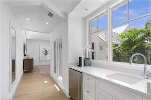 1021 6th St S, Naples, FL 34102 - Photo 32